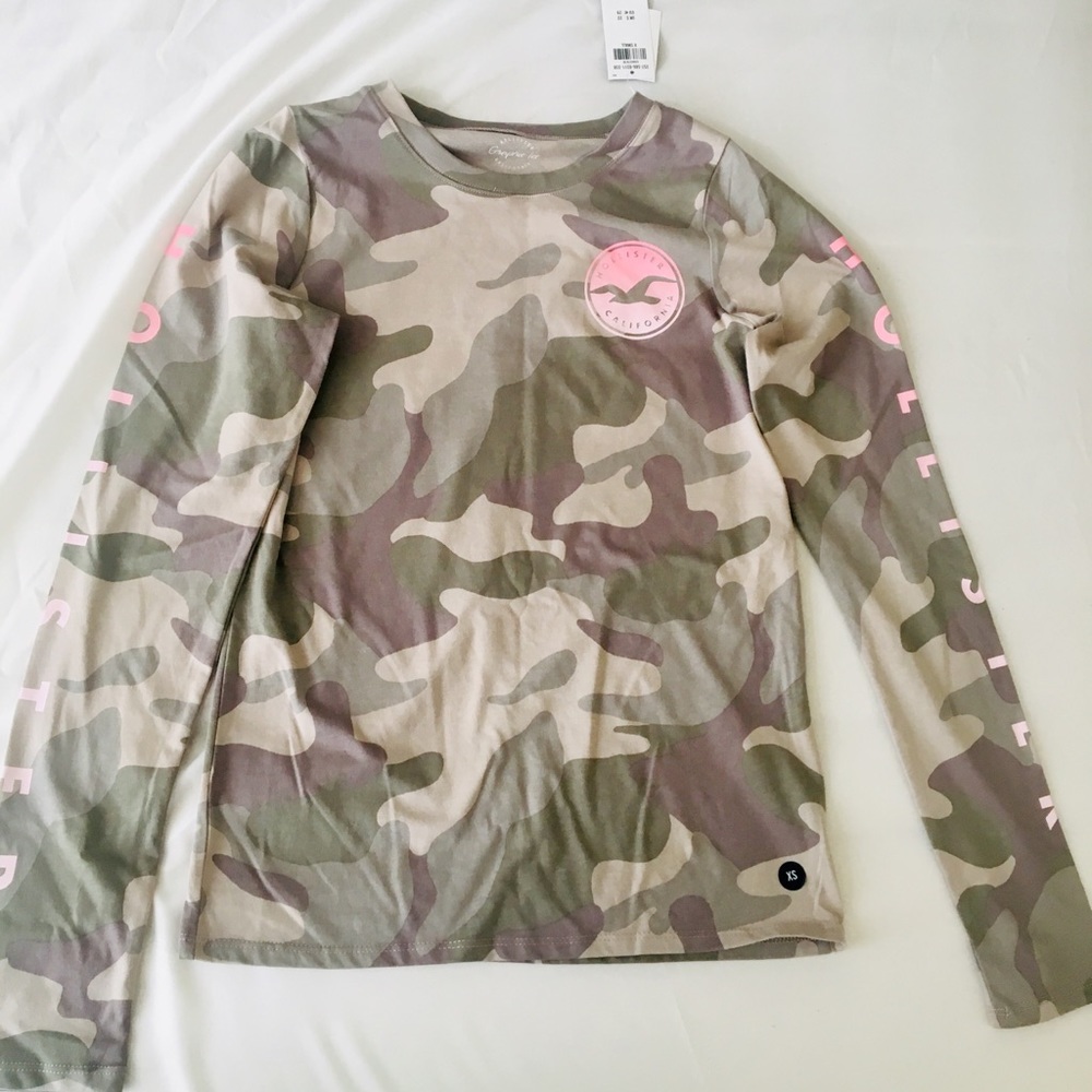 Hollister Graphic Tee